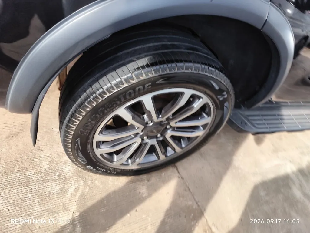 2019 Ford Everest – 9