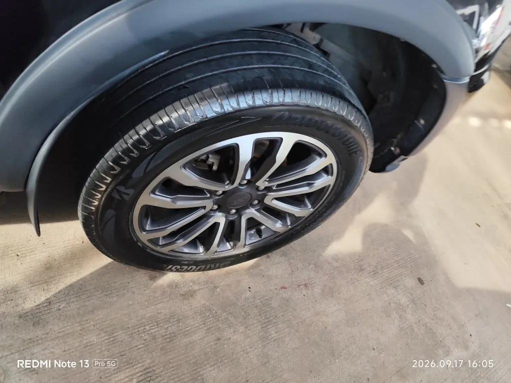 2019 Ford Everest – 10