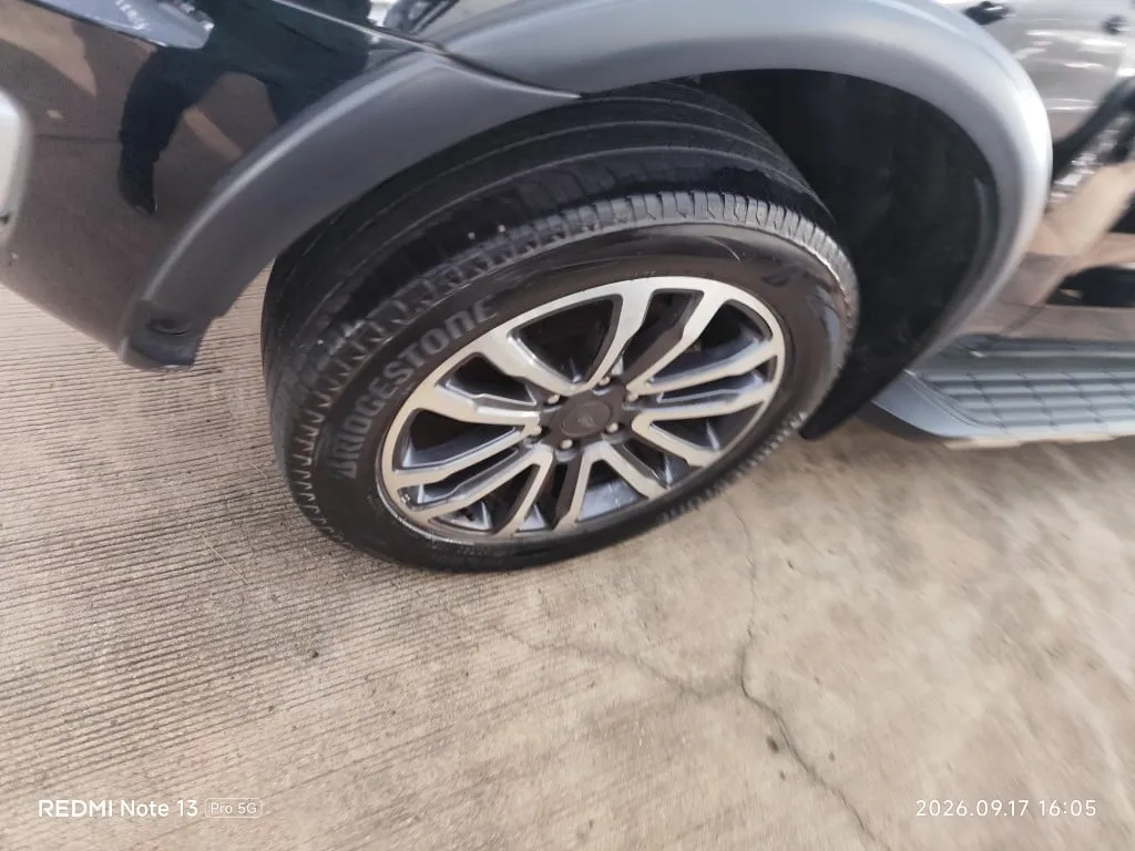 2019 Ford Everest – 7