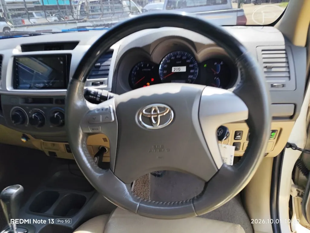 2012 Toyota Fortuner – 12
