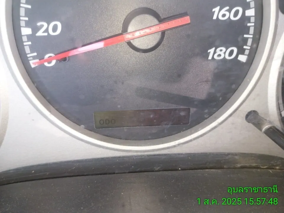 2004 Isuzu D-Max – 11