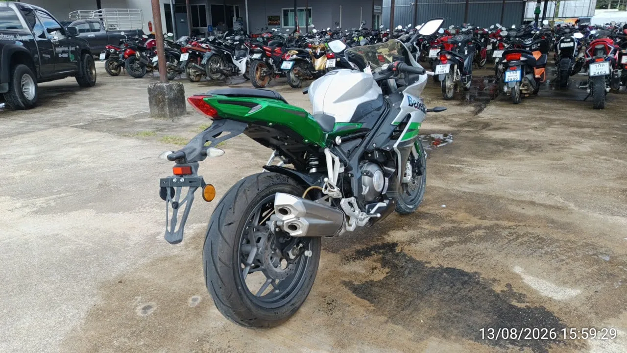 2017 Benelli 302R – 6