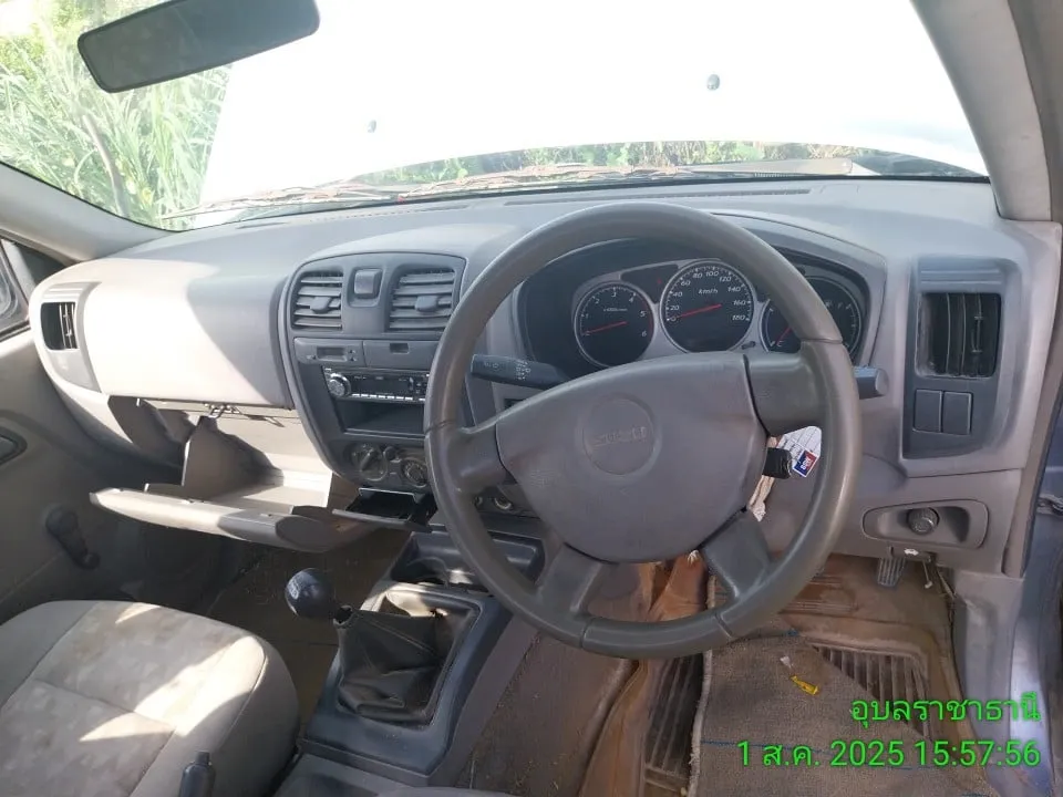 2004 Isuzu D-Max – 12