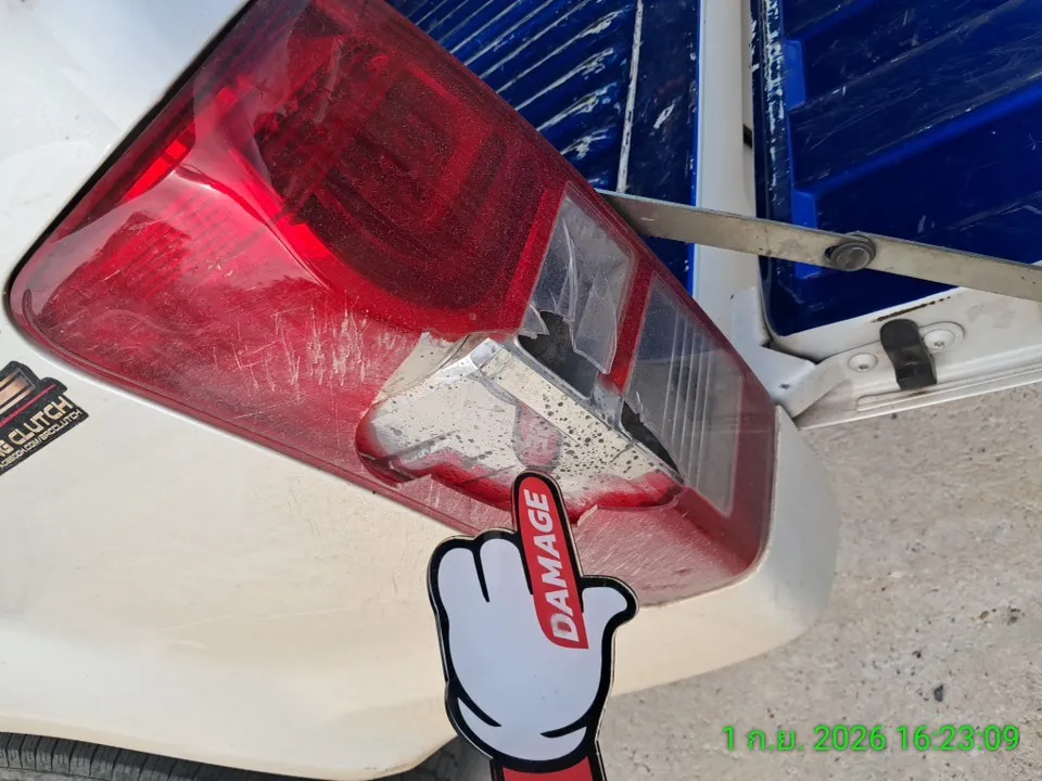 2015 Isuzu D-Max – 12
