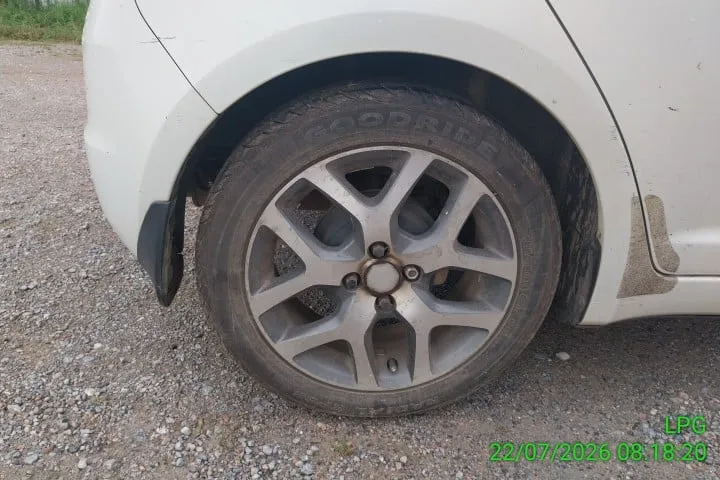 2010 Suzuki Swift – 12