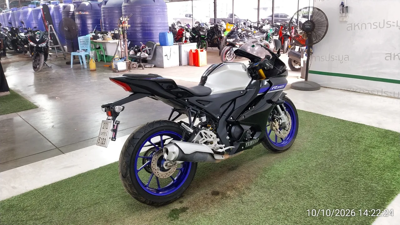 2025 Yamaha YZF-R15 – 4