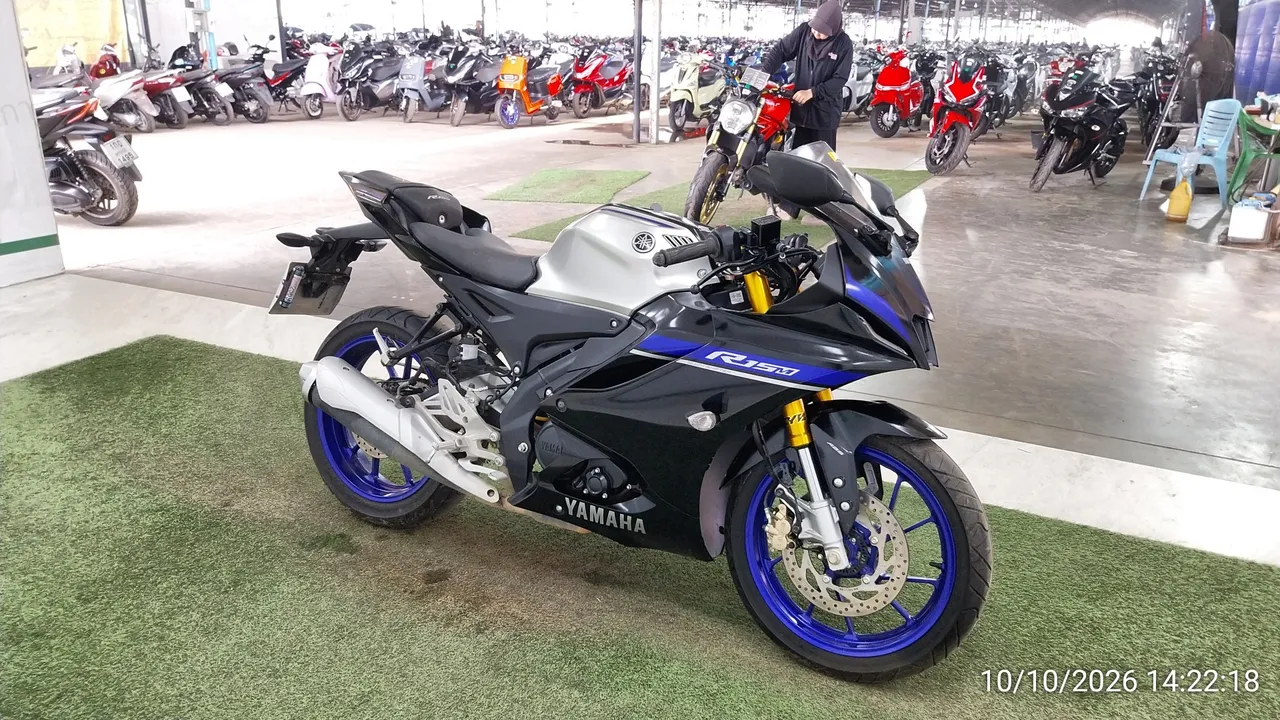 2025 Yamaha YZF-R15 – 2