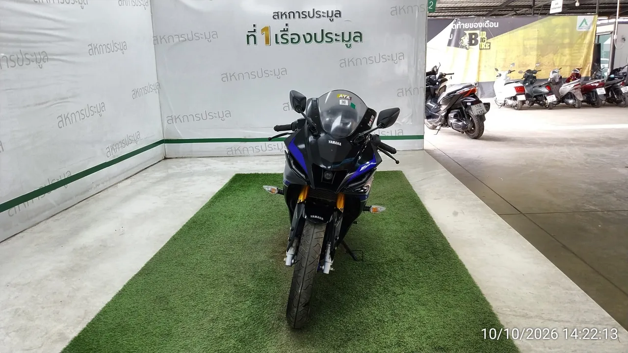 2025 Yamaha YZF-R15 – 1