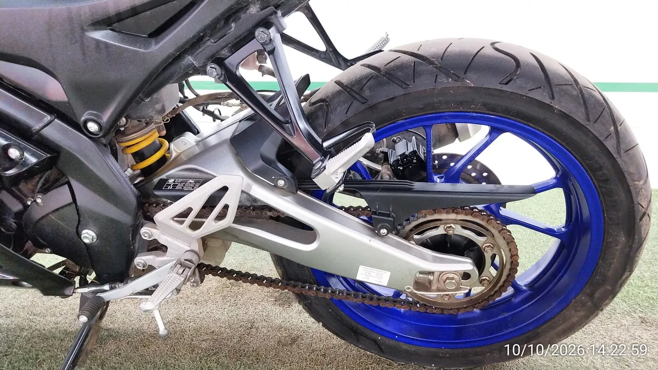 2025 Yamaha YZF-R15 – 12