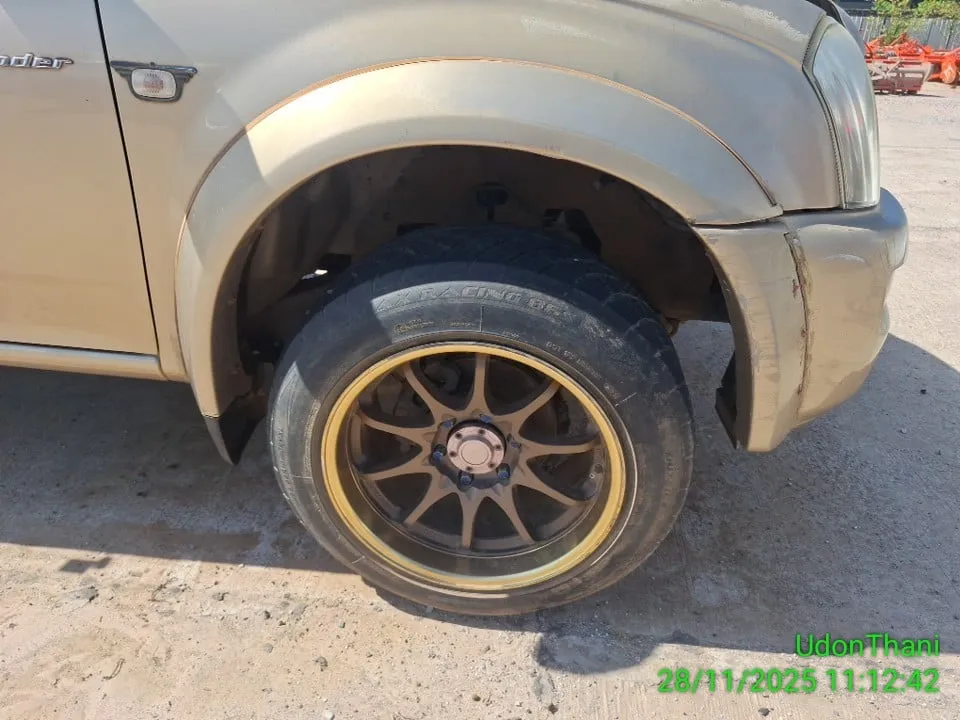 2004 Isuzu D-Max – 9