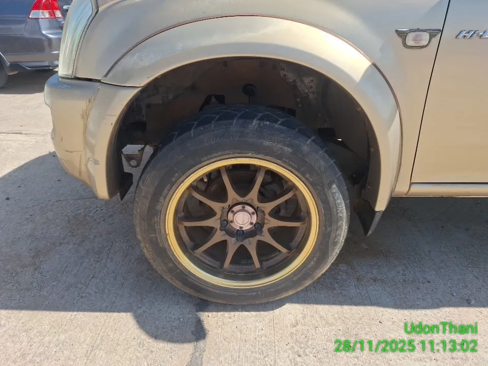 2004 Isuzu D-Max – 10