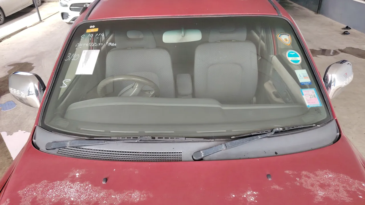 2002 Mitsubishi Strada Grandis – Exterior