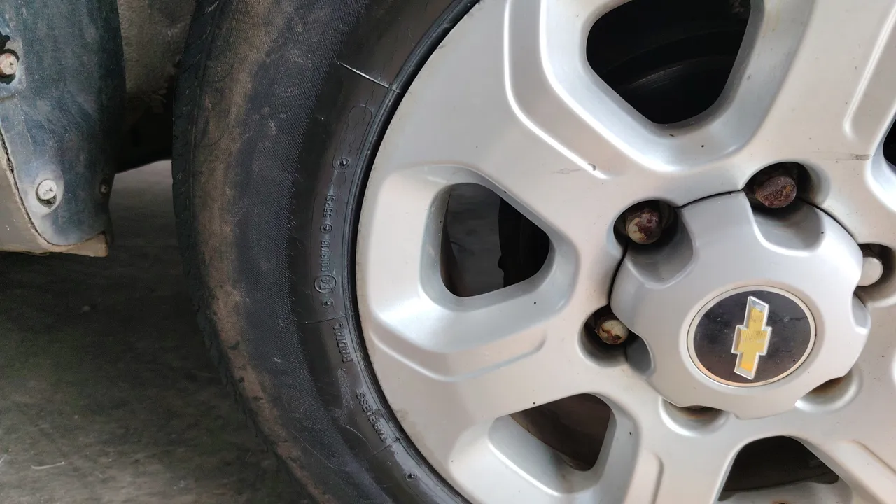 2002 Mitsubishi Strada Grandis – Exterior