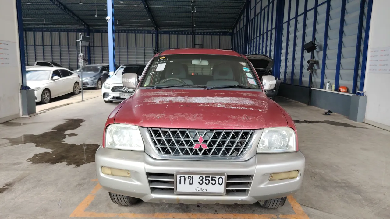 2002 Mitsubishi Strada Grandis – Exterior