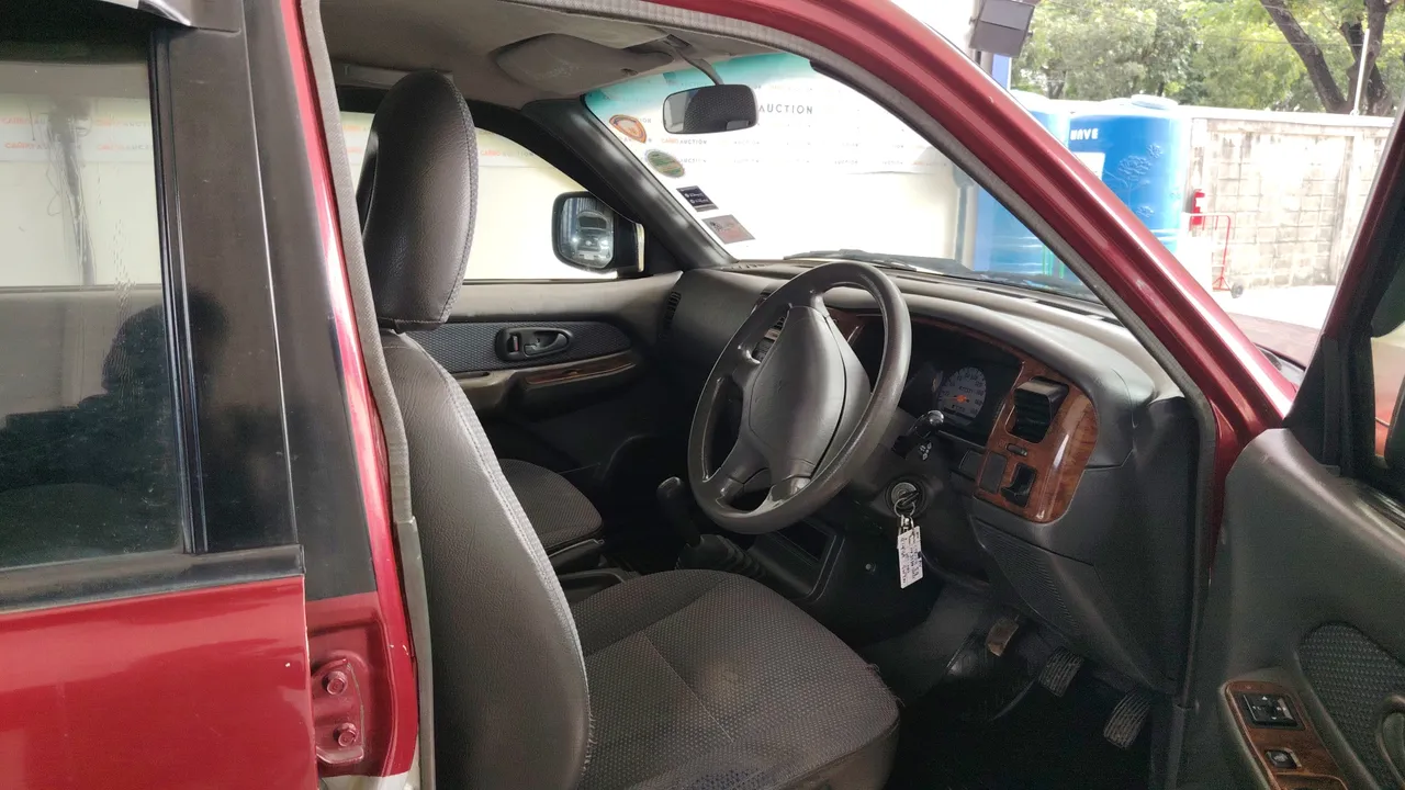 2002 Mitsubishi Strada Grandis – Exterior