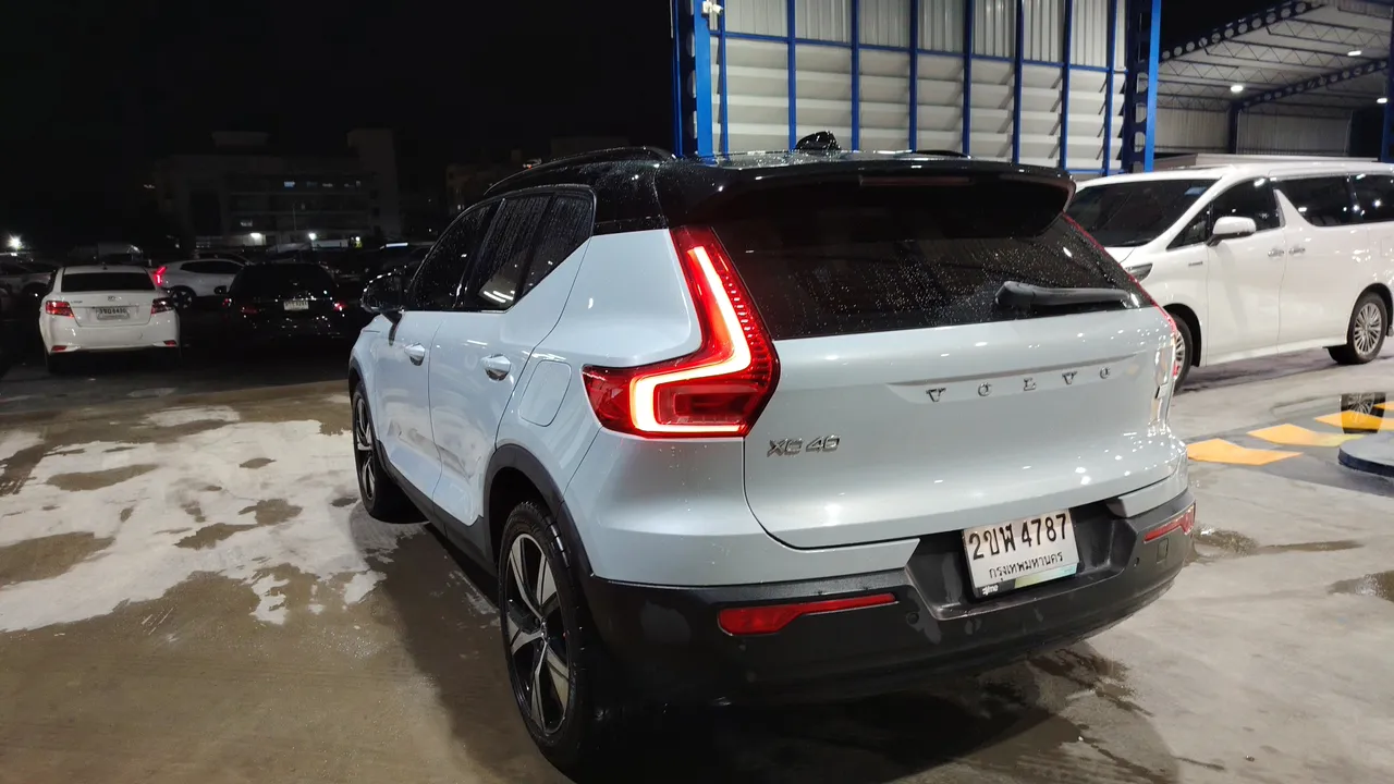 2021 Volvo XC40 Recharge – Back