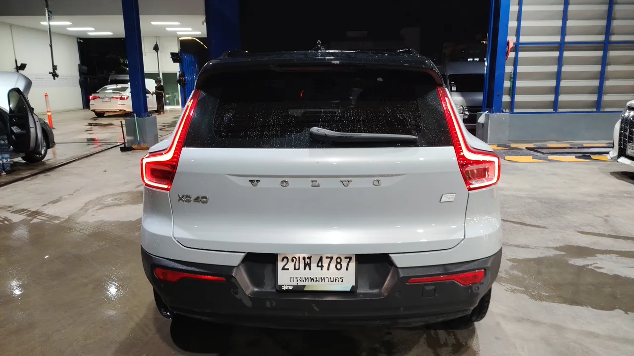 2021 Volvo XC40 Recharge – Back