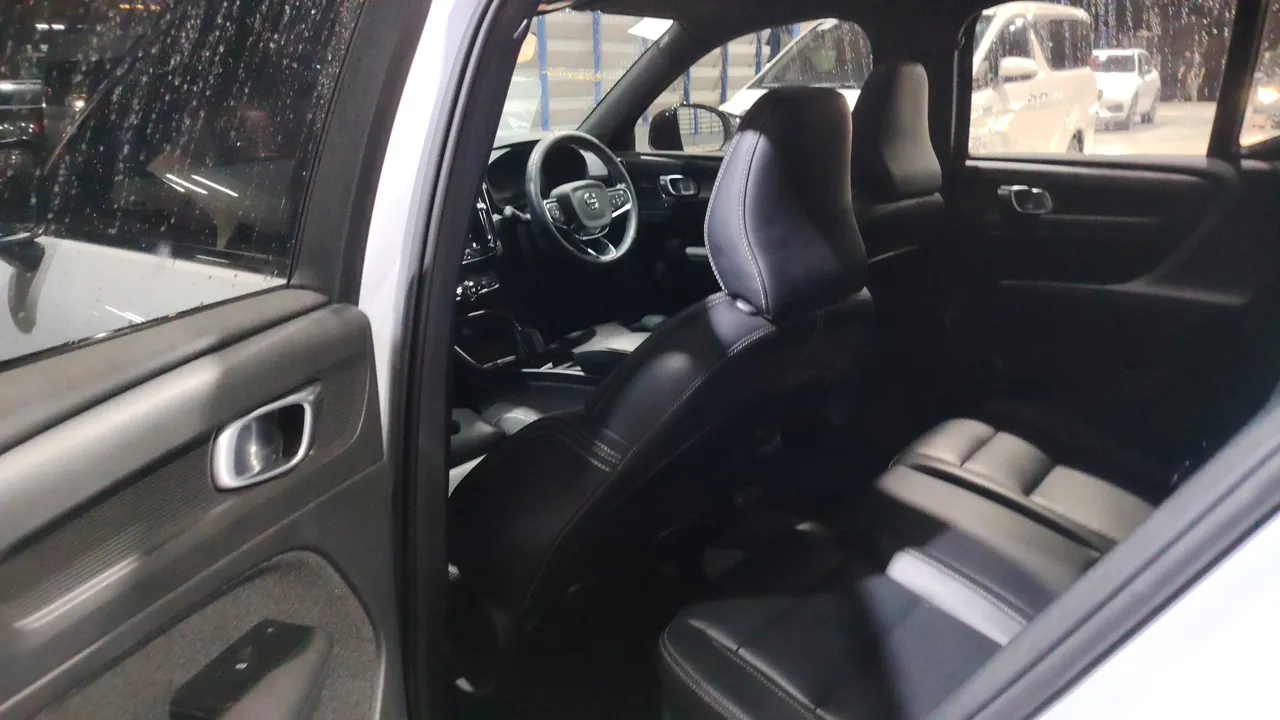 2021 Volvo XC40 Recharge – Back