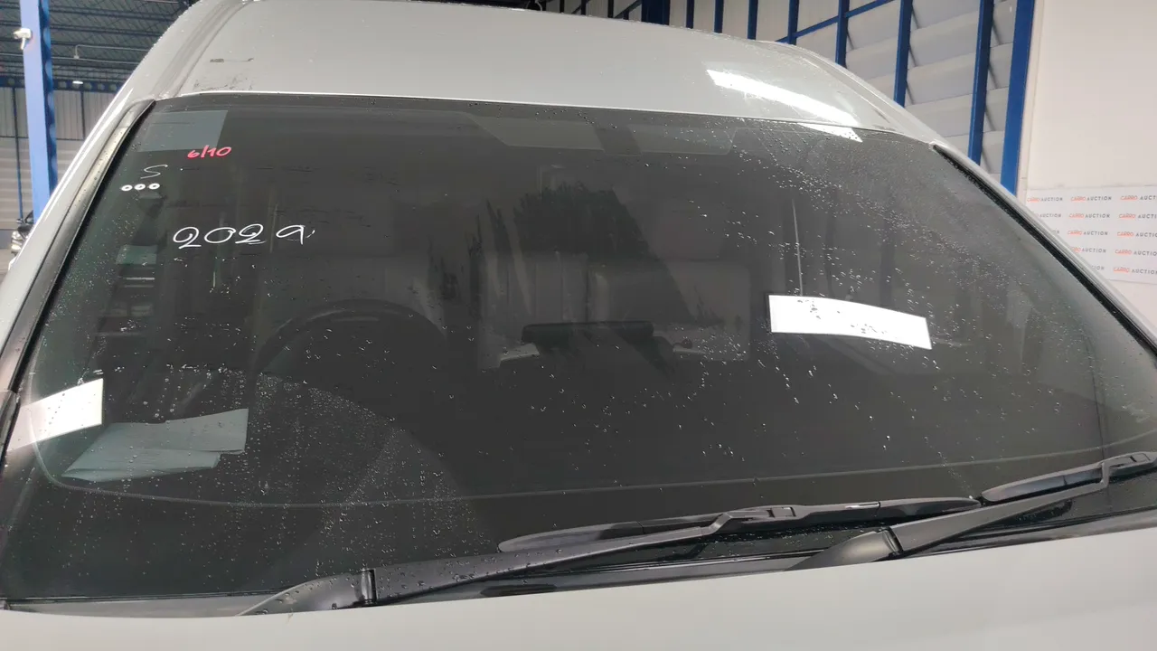 2021 Toyota Commuter – Exterior