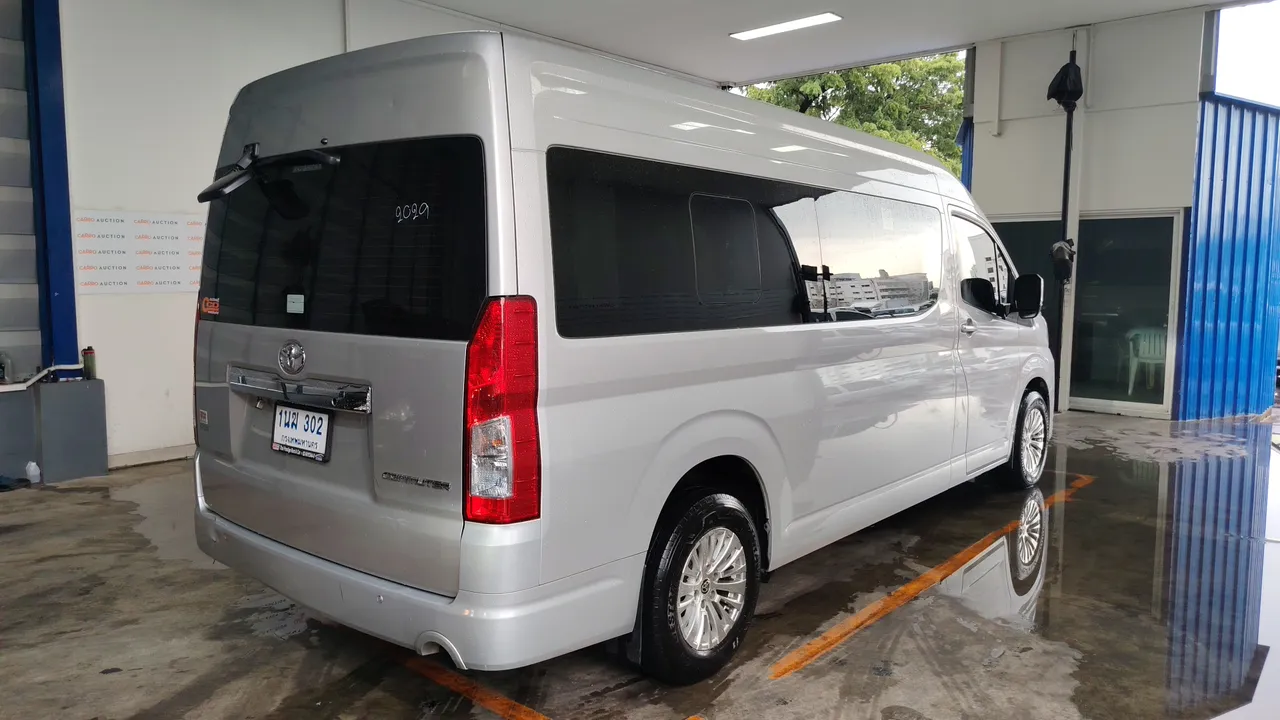 2021 Toyota Commuter – Exterior