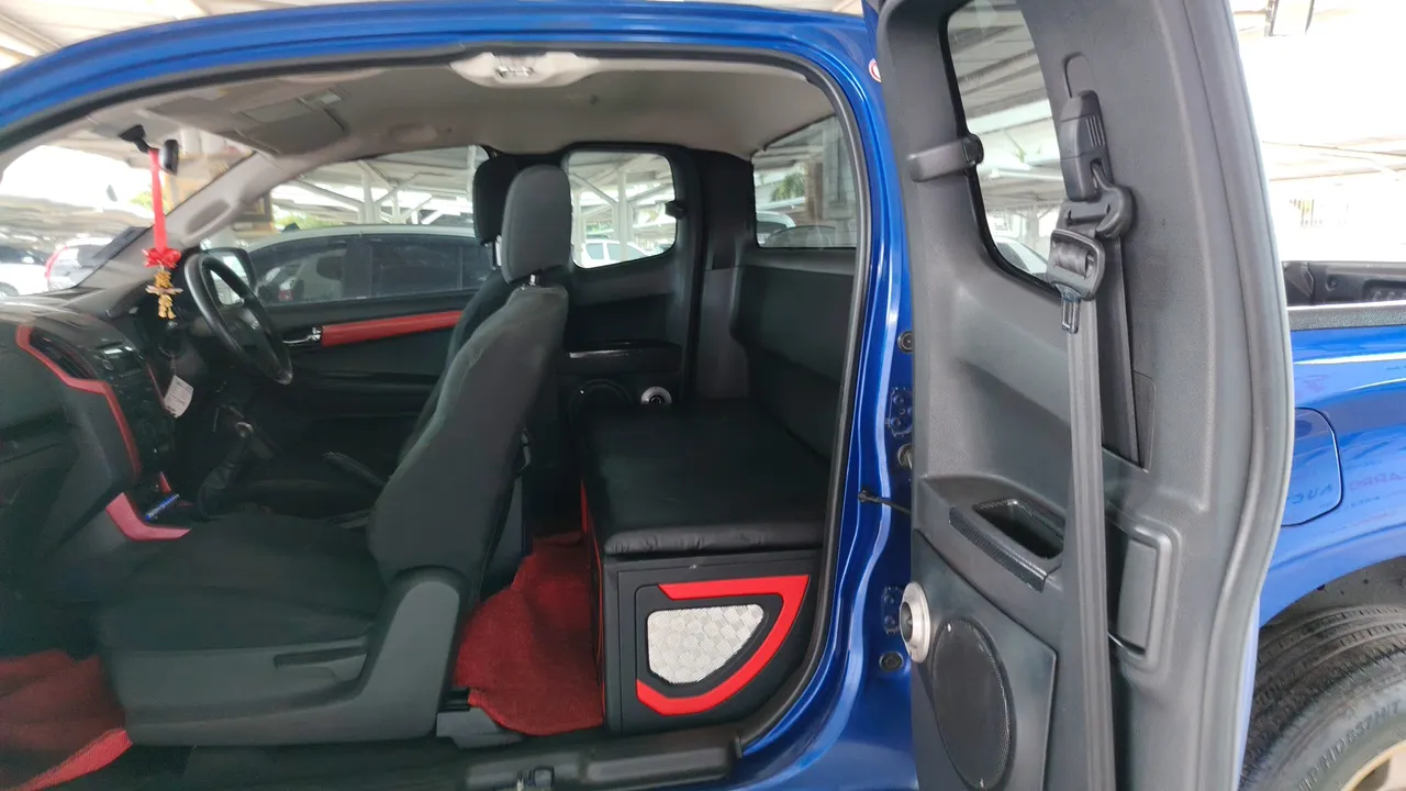 2018 Isuzu D-Max – Back