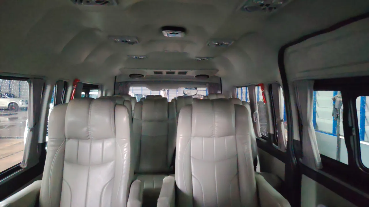 2021 Toyota Commuter – Exterior