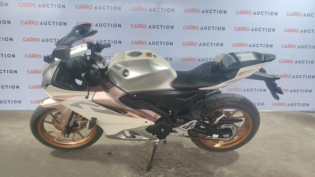 2025 Yamaha YZF-R15 – Exterior