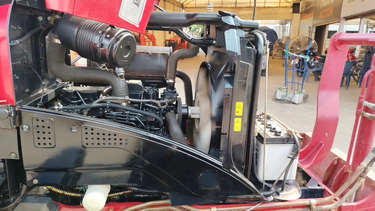 2022 Yanmar YM351A – Exterior
