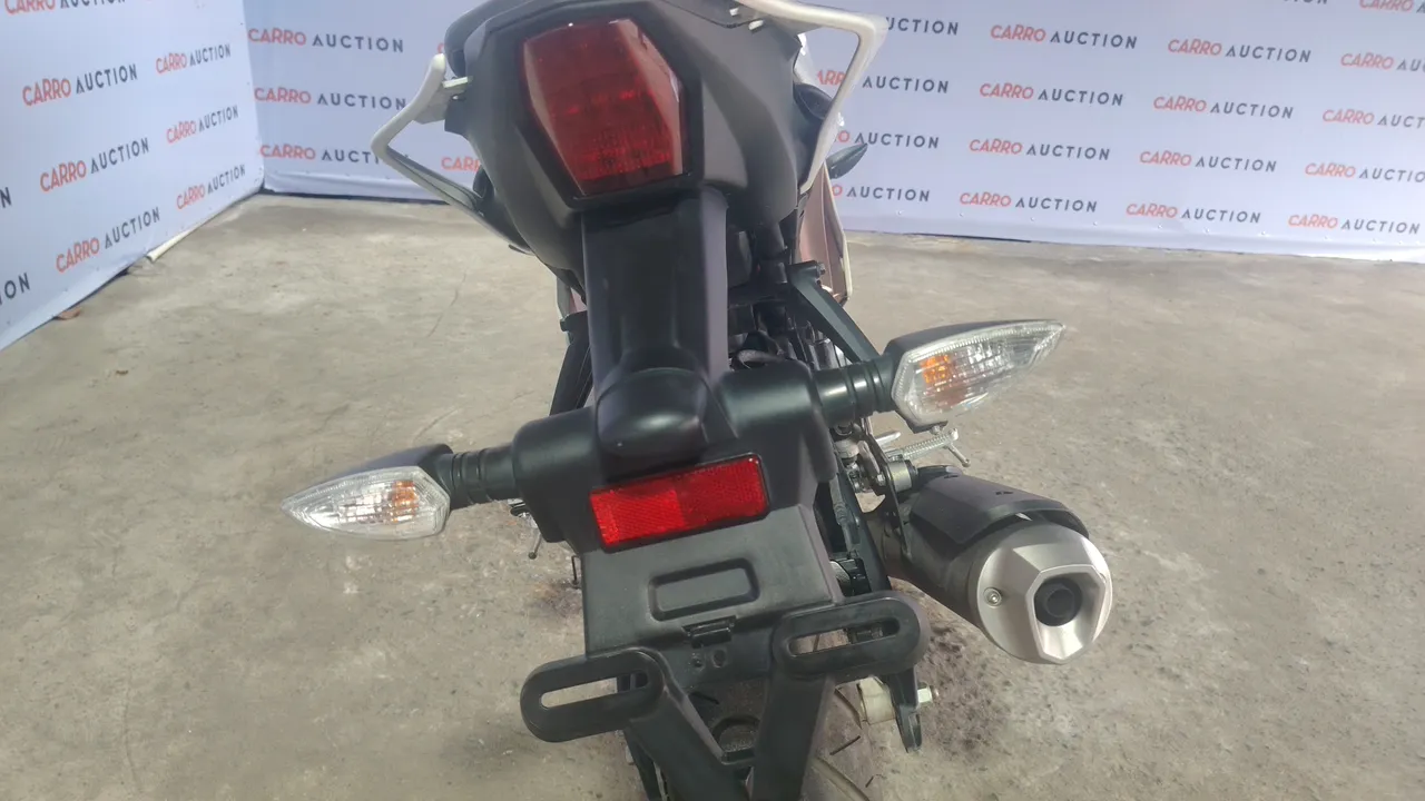 2025 Yamaha YZF-R15 – Exterior