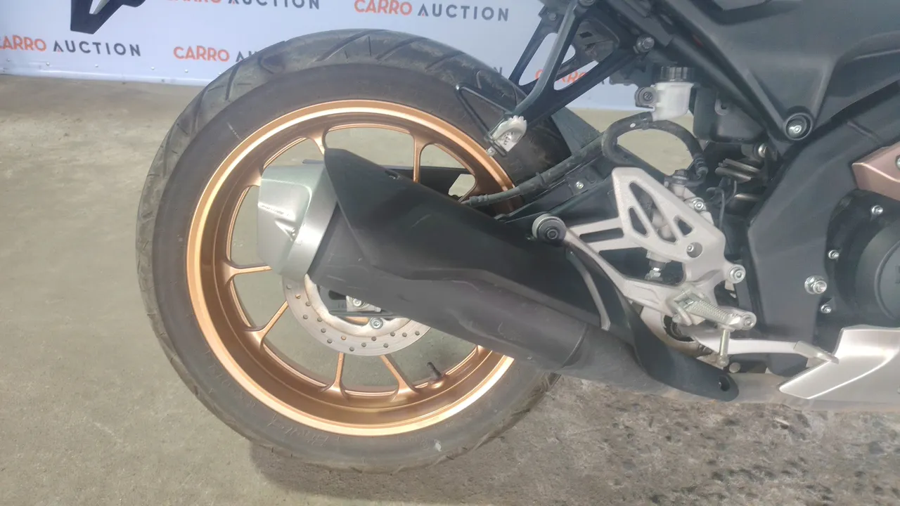2025 Yamaha YZF-R15 – Exterior