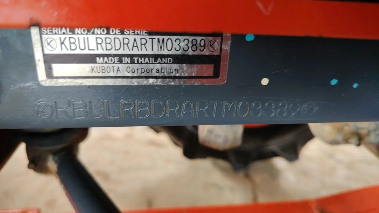 Kubota L4028 – Exterior