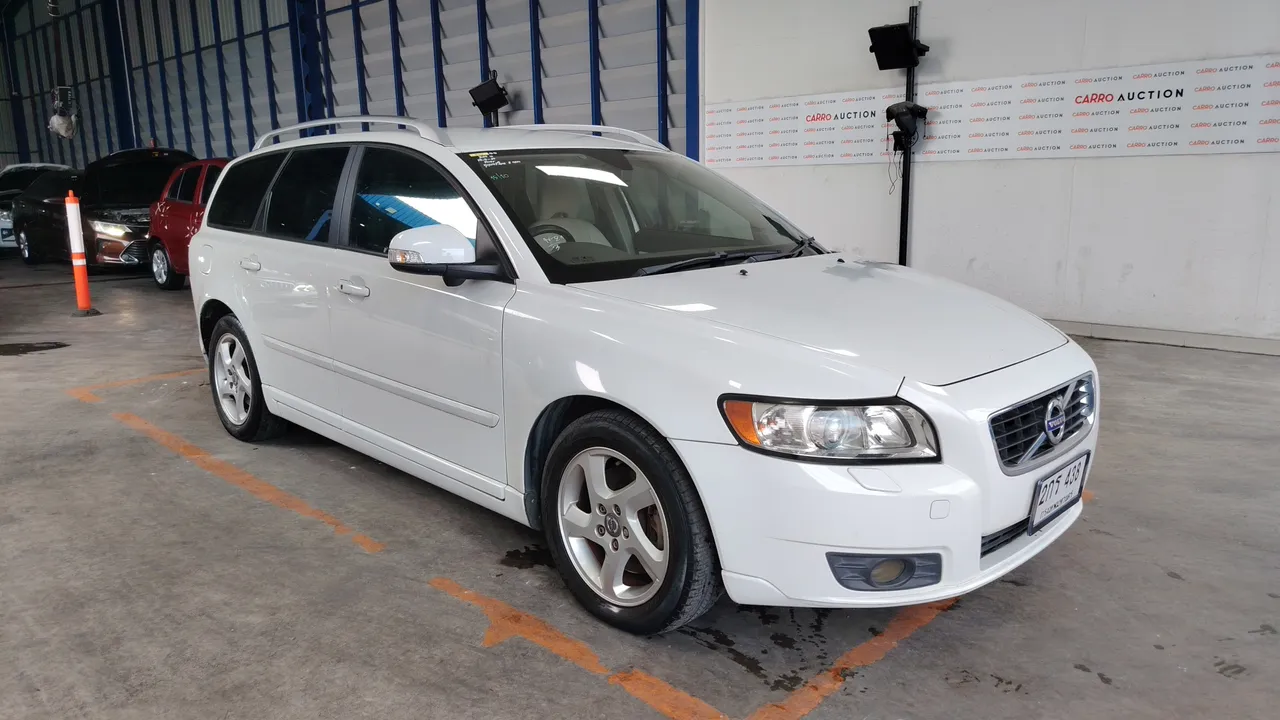 2011 Volvo V50 – Exterior