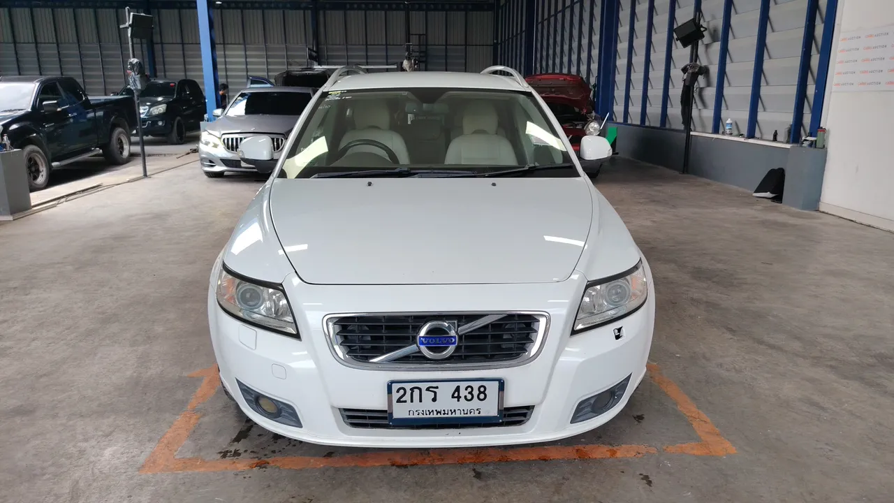 2011 Volvo V50 – Exterior