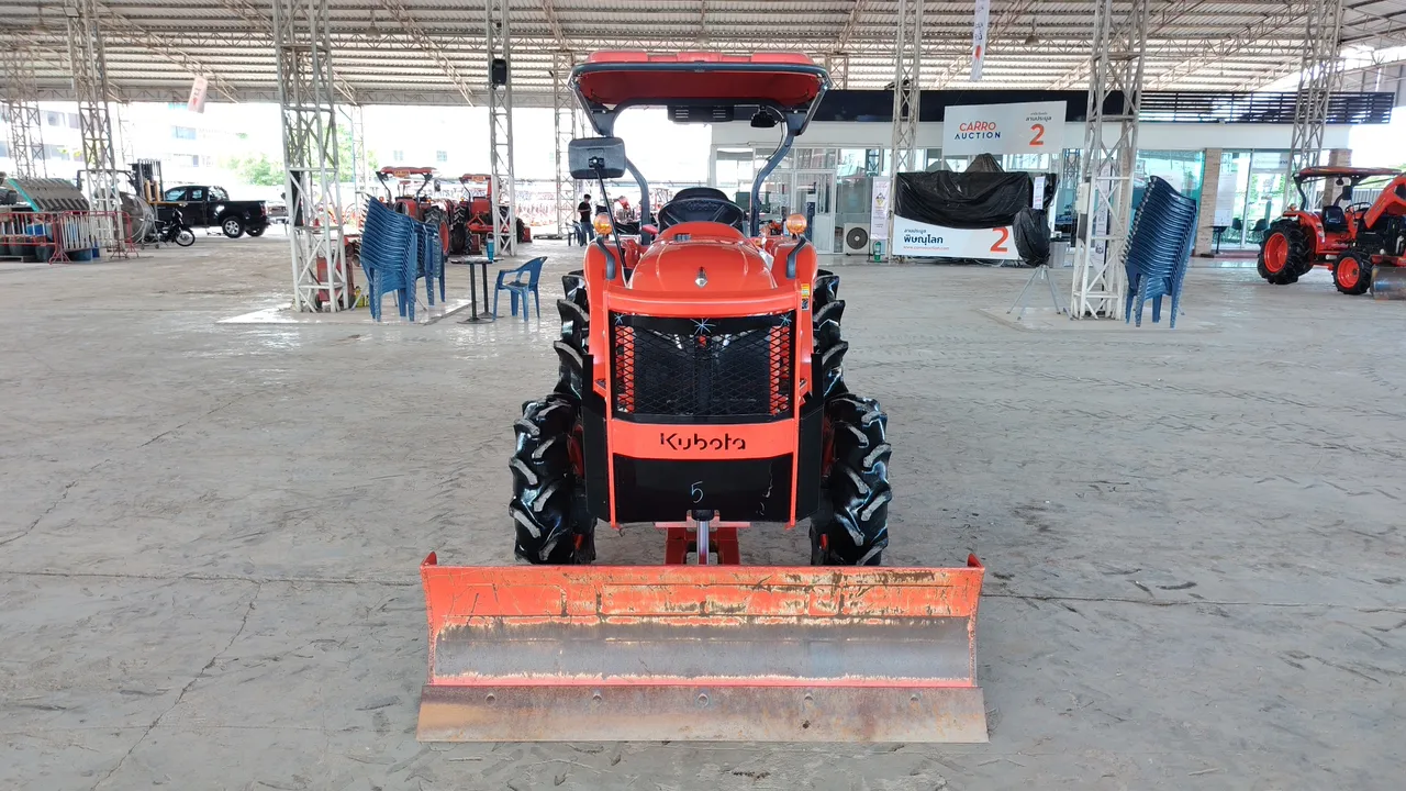 Kubota L4028 – Exterior