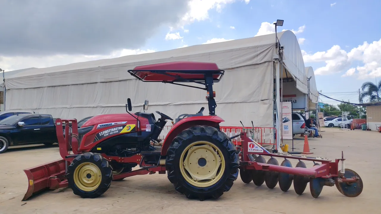 2023 Yanmar YM358R – Exterior