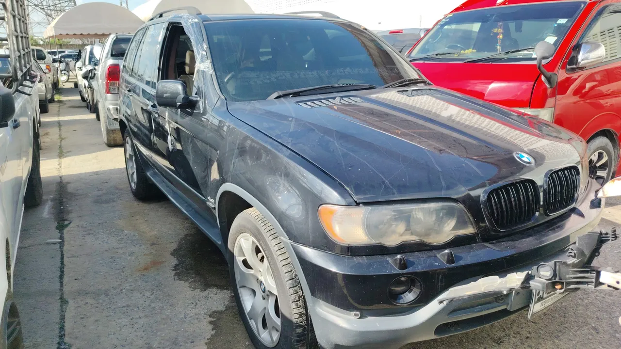 2004 BMW X5 – Exterior