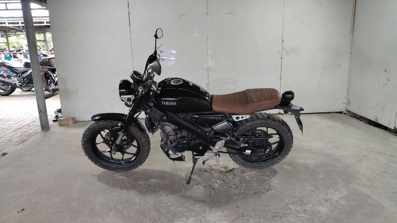 2023 Yamaha XSR155 – Side