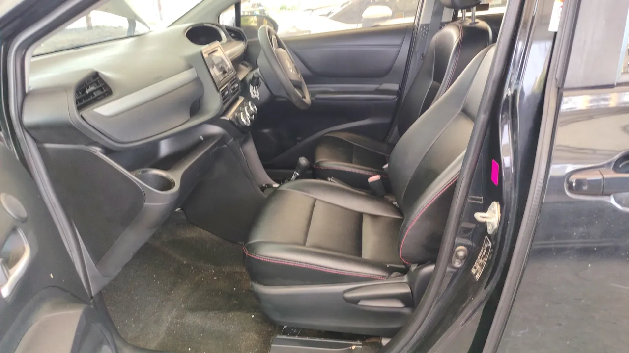 2017 Toyota Sienta – Front