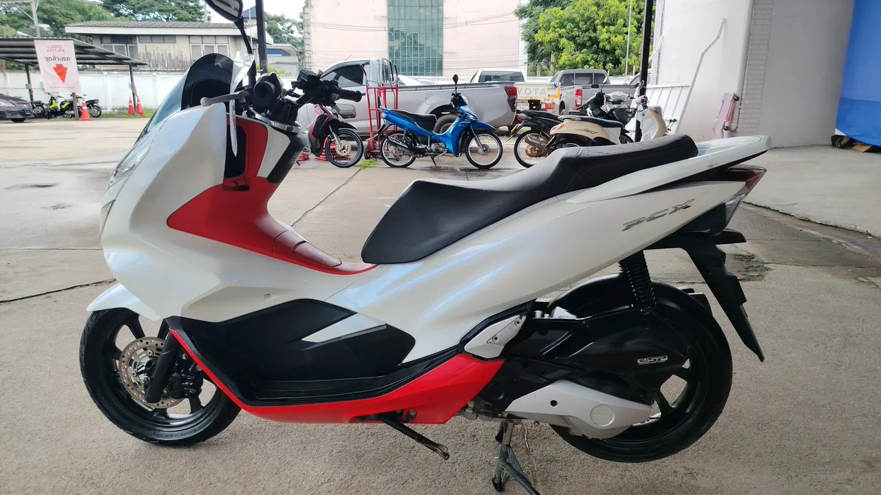 2019 Honda PCX – Side