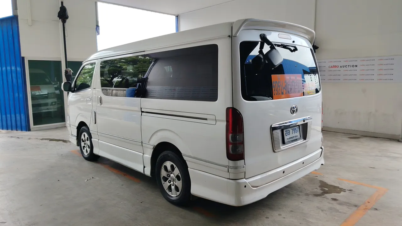 2008 Toyota Ventury – Back