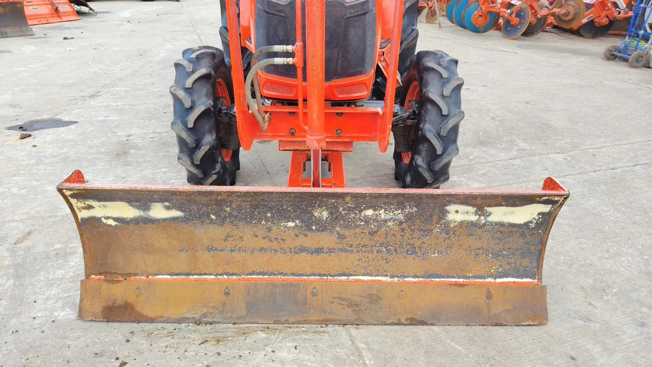 2016 Kubota L4018DT – Exterior