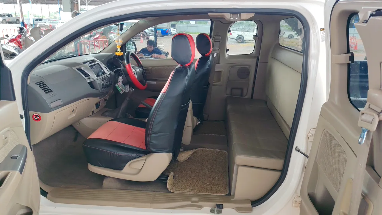2012 Toyota Hilux Vigo – Back