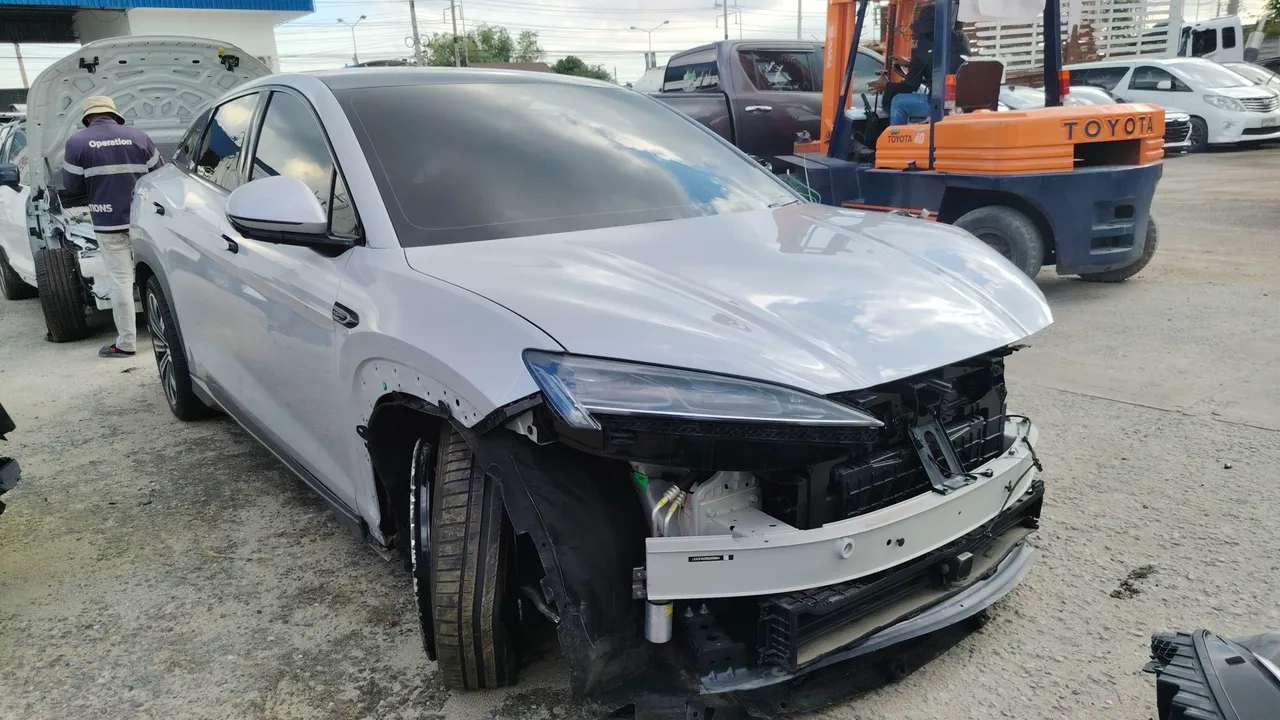 2025 BYD Sealion 7 – Front