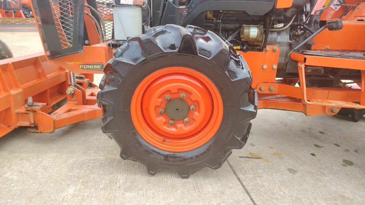2025 Kubota L4028 – Wheel