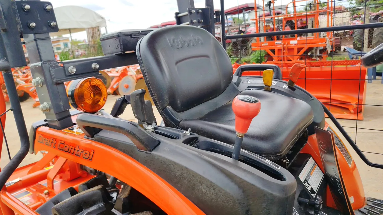 2025 Kubota B2740S-B – Exterior