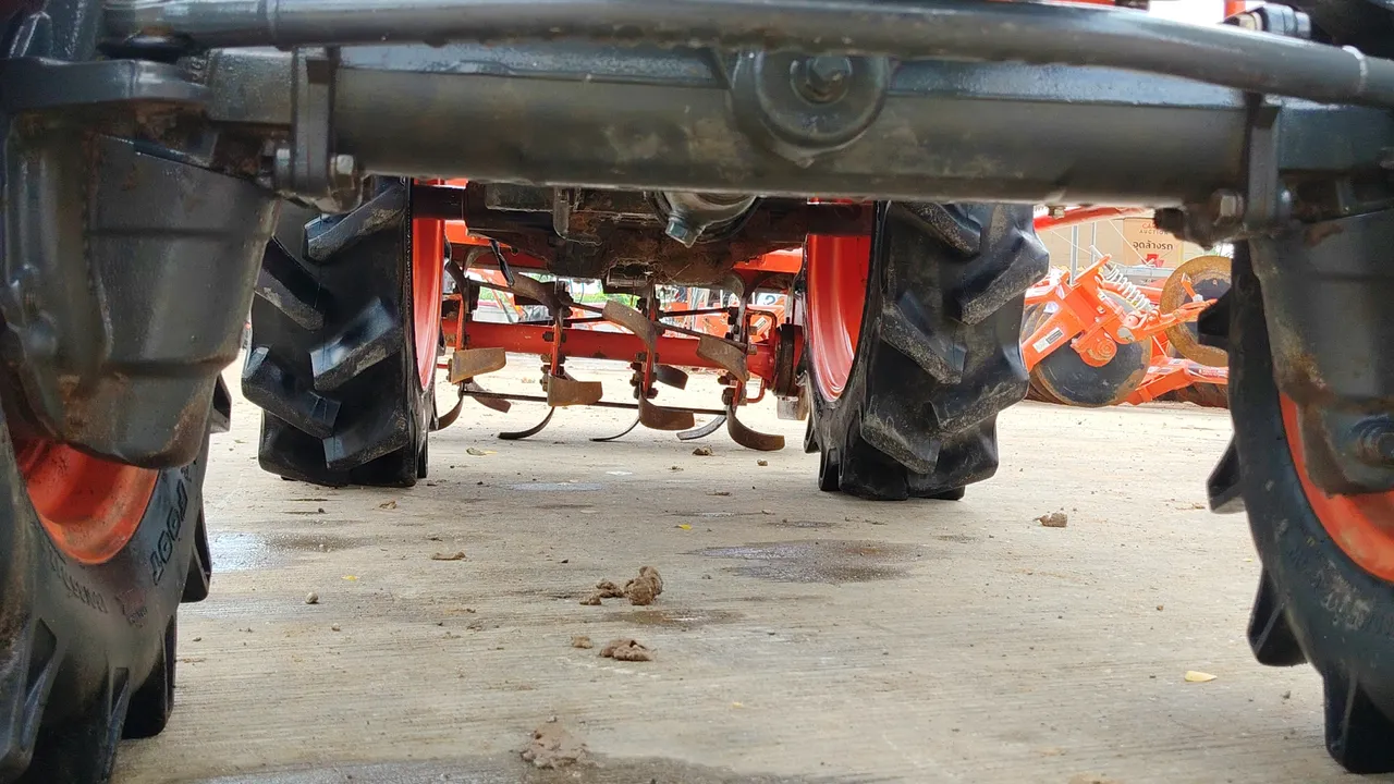 2025 Kubota B2740S-B – Exterior