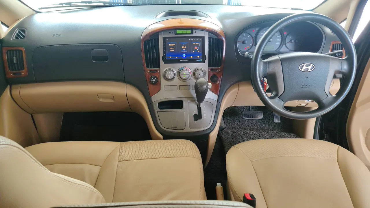2010 Hyundai H-1 – Exterior