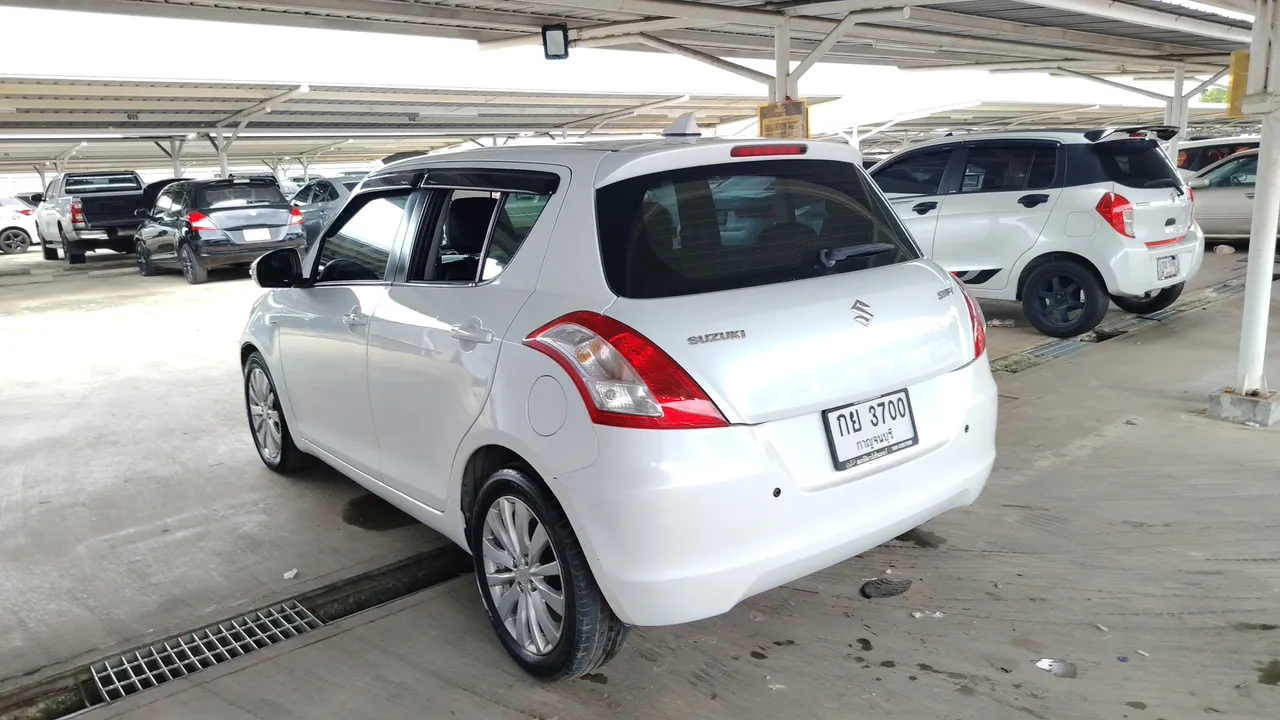 2012 Suzuki Swift – Back