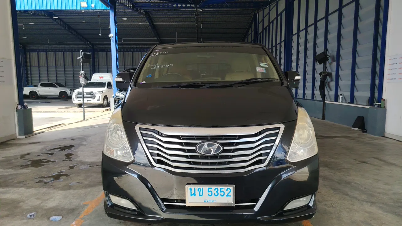 2010 Hyundai H-1 – Exterior