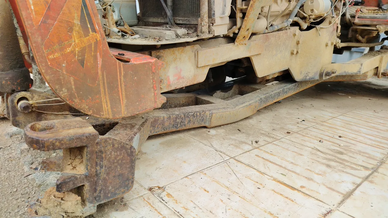 2013 Kubota L4708DT – Exterior